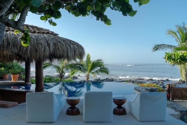 Casa Manzanillo - Beach Room - Ocean Front Room at Exceptional Beach Front Location