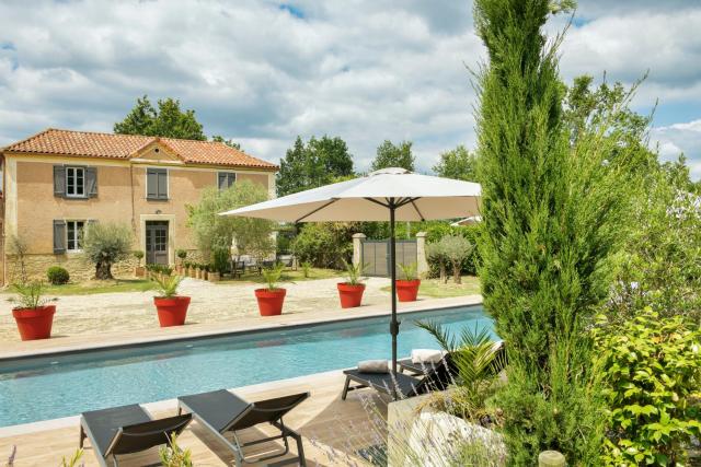 La Bastide 1767 Villa de charme avec piscine 15x5, climatisation, 4 chambres, cuisine extérieur