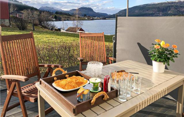 Cozy Home In Valsøyfjord With House Sea View