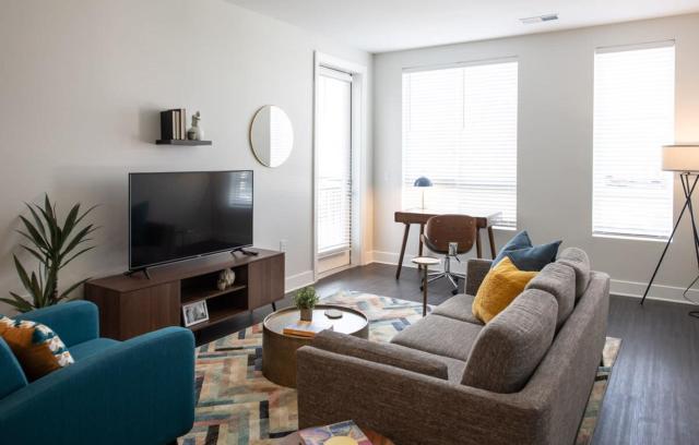 Cozysuites l Luxe 2BR in Downtown Cincinnati