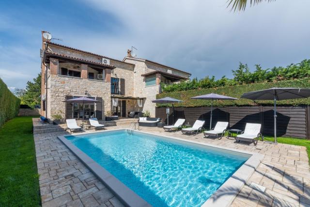 Villa Olea Mare with Private Heated Pool