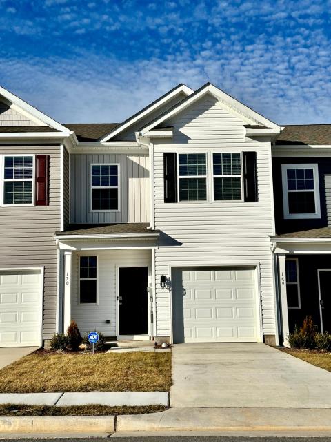 Luray Caverns New Townhome with 3 bedrooms with 1500sqft