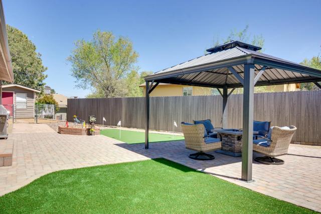 Central Prescott Home with Putting Green and Fire Pit