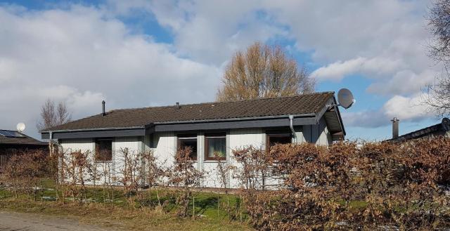 Freistehendes Ferienhaus in 2Reihe am See