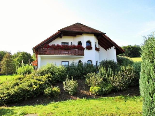 Wohnung in Fischbach mit Terrasse, Garten und Grill