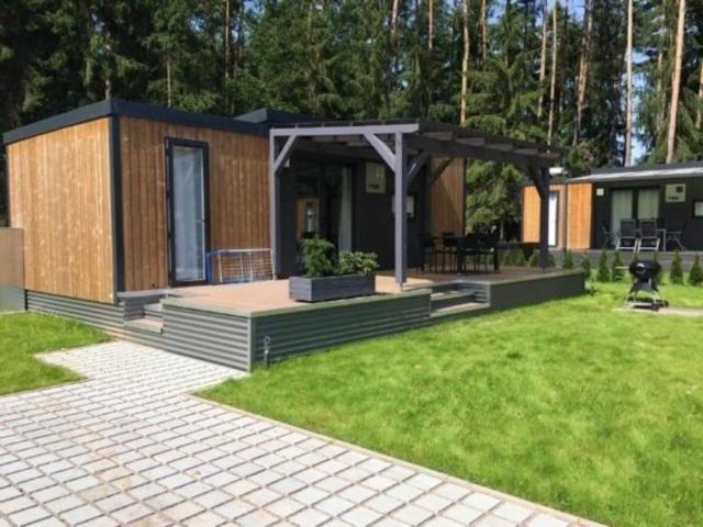 Nettes Ferienhaus in Wackersdorf mit Sauna, Grill und Whirlpool