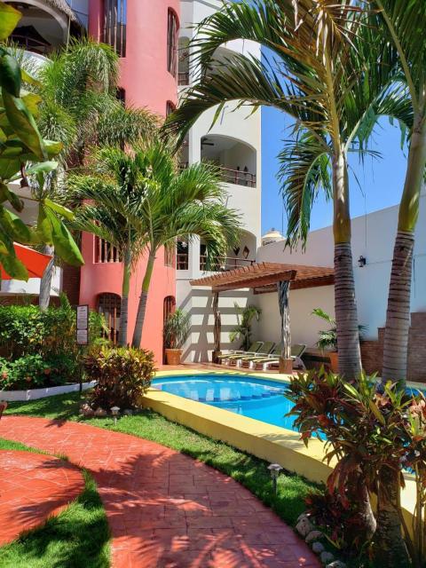 Hotel y Suites Los Encantos