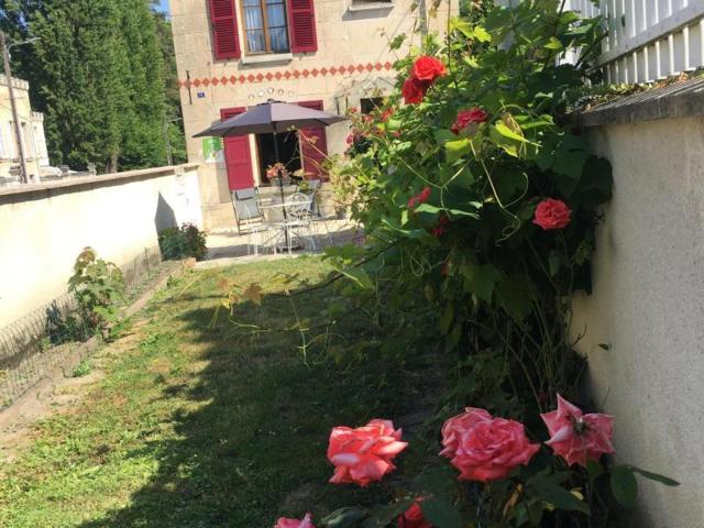 Charmante maison en pierre avec jardin près de Pierrefonds, équipée et accueillante pour animaux. - FR-1-526-38