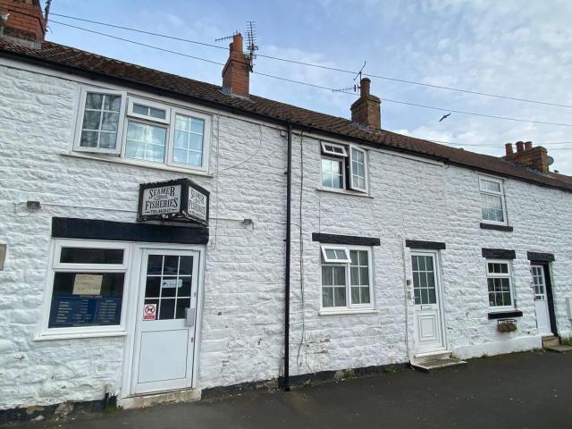 3 Bedroom Cottage Sleeps 5 village location