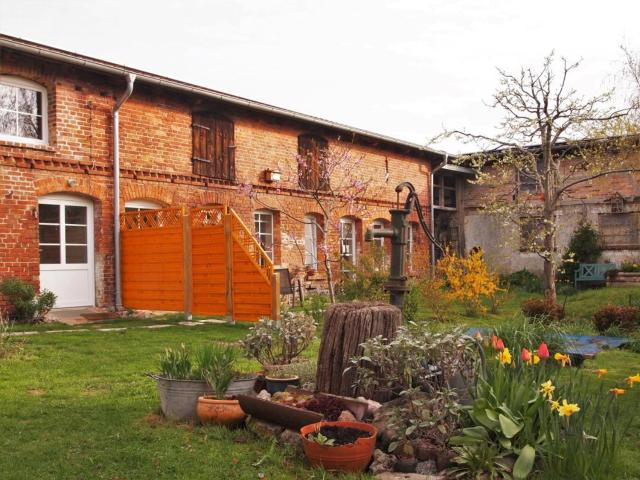 NEU Fewo im Bauernhaus mit idyllischem Innenhof und Naturgarten