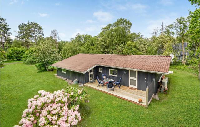 Beautiful Home In Humble With Kitchen