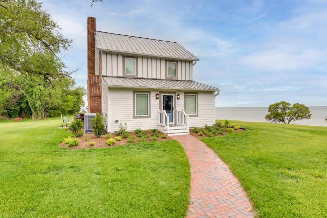 Waterfront Maryland Vacation Home Private Beach!