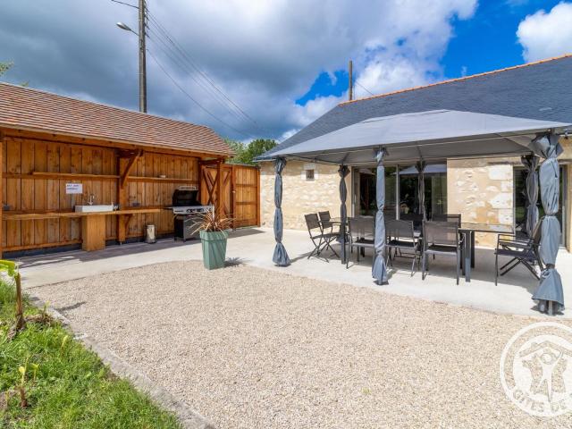 Gîte de groupe avec salle de jeux, jardin 4000m², proche forêt de Chandelais et Zoo de la Flèche - FR-1-622-56