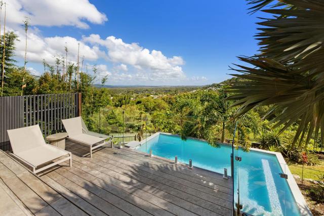 The Opal at Coolum - Mountain and Ocean Views