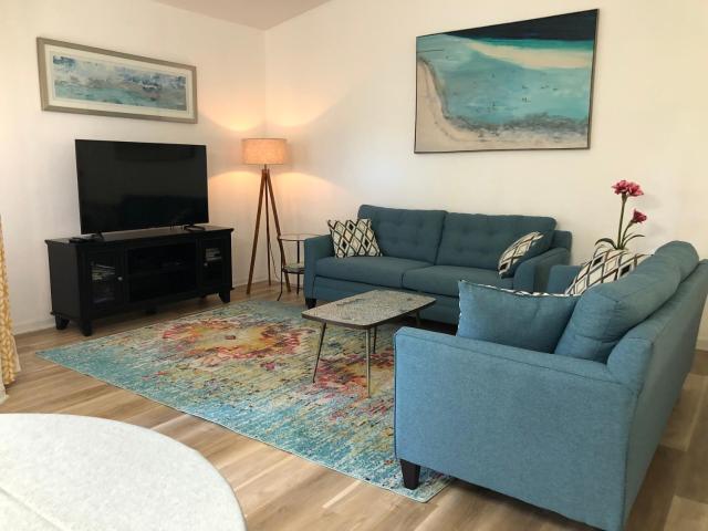 o BEAUTIFUL CONDO MINUTES FROM GORGEOUS CLEARWATER BEACHES o