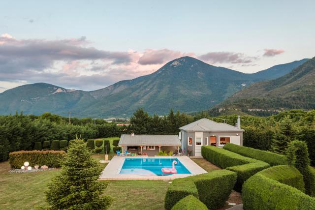 Villa Stymfalia - Luxury Mansion with Private Pool