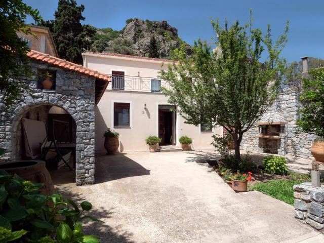 Traditional Stone Home 30 min to Preveli Beach