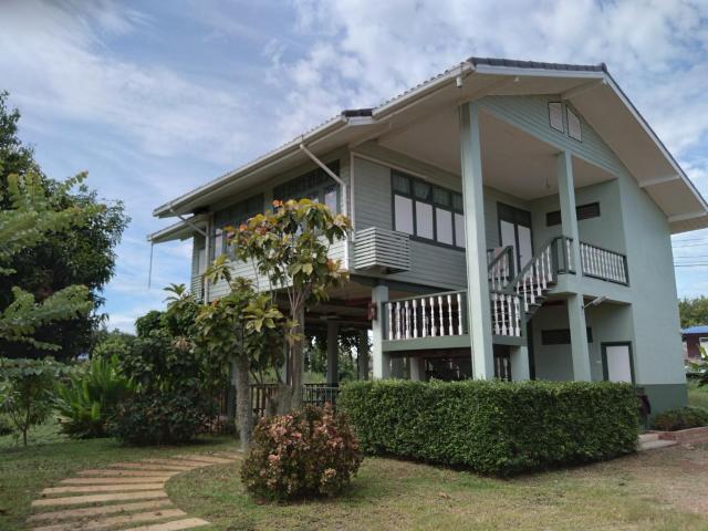 Green Home by Canal