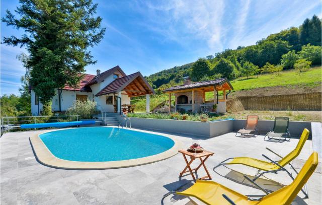 3 Bedroom Beautiful Home In Piscanovec