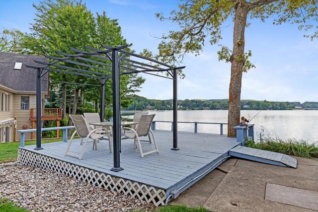 Waterfront Suite with Dock, Firepit, BBQ