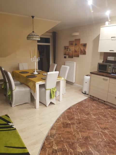 Rodzinny ,Luksusowy Apartament nad jeziorem w centrum Mragowa