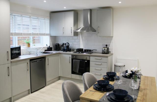 Didcot - Private Flat with Garden & Parking 07