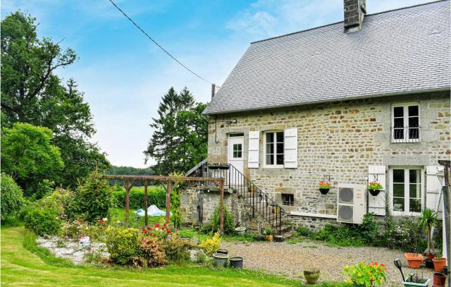 Beautiful Home In Saint-Sever-Calvados With Wifi