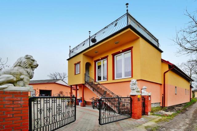 Holiday home by the lake, Ostrowiec Slawienski