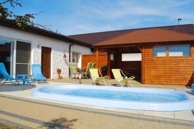 Terraced house with pool and sauna Sieciemin