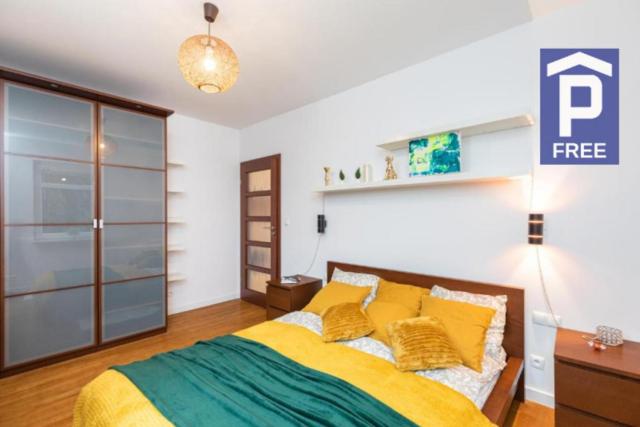 SuperApart Wilanowska 7, "Pet-Friendly with Elevator & Parking"