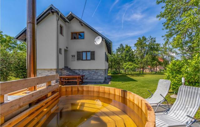 2 Bedroom Stunning Home In Rakovicko Seliste