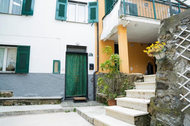 032 - Casa RITTA a 3 Piani nel verde, 15 minuti MARE nel verde della Liguria - Casa ristrutturata