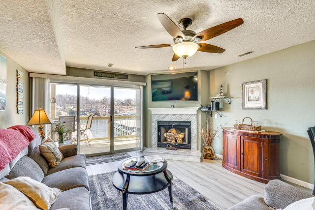 Lakefront Osage Beach Condo with Pool Access!