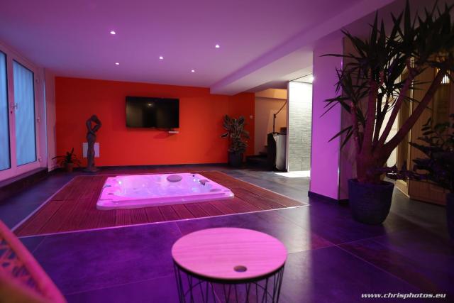 Ds Plaisir Love Room avec sauna, jacuzzi à Nancy