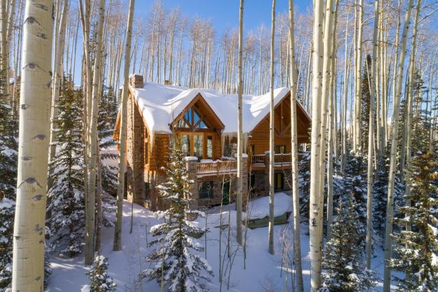 Snowdrift Cabin by AvantStay Breathtaking Home w Prime Ski Access