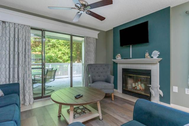 Charming 3 bedroom unit nestled among the trees - 15C West Hyde Park villa