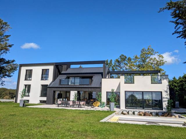 Villa Short Cravate - Maison contemporaine Proche Rennes - Piscine intérieure 29 degrés