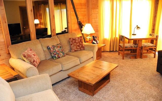 Seven Springs Stoneridge 3 Bedroom Standard Condo - Ski-In Out, Pet Friendly! condo