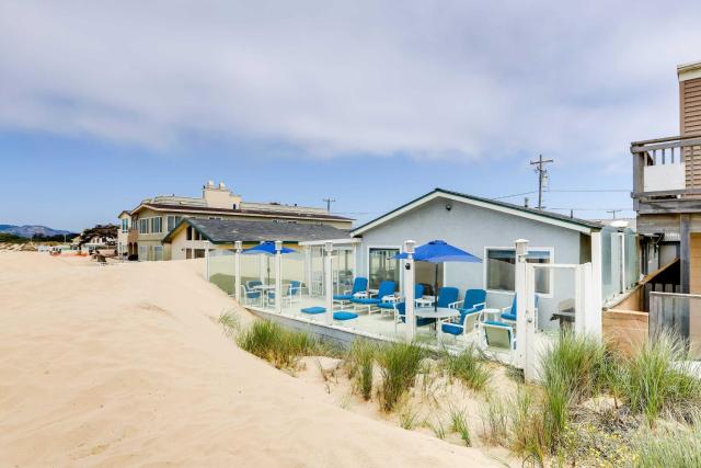 Between the Dunes Breezy Beachfront Oceano Home!