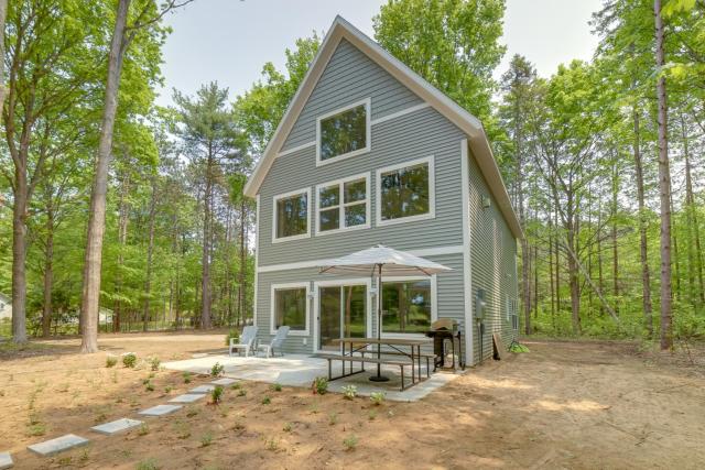 Holland Home with Fire Pit Walk to Lake Michigan!