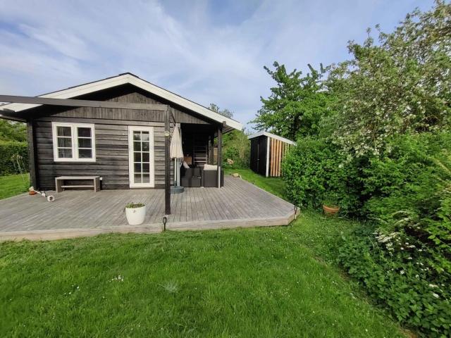 Small Cozy Summer House Near The Isefjord