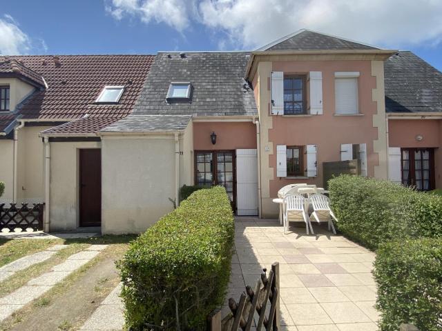 Maison Familiale avec Terrasse, Parking, et À Proximité de la Plage à Fort-Mahon-Plage - FR-1-730-41