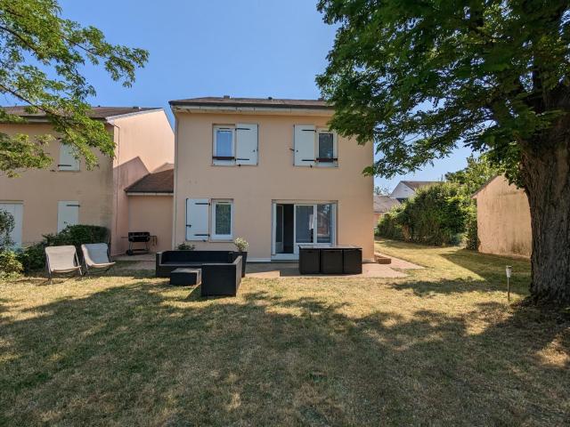 Gîte 10 pers. avec jardin à 200m des commerces, proche Loire et forêt d'Orléans - FR-1-590-281