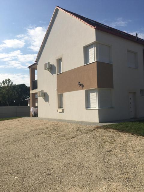 Szofi Apartman Pápa Fenyves u. 19.