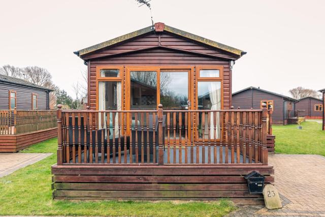 La-Serenite Lodge With Hot Tub