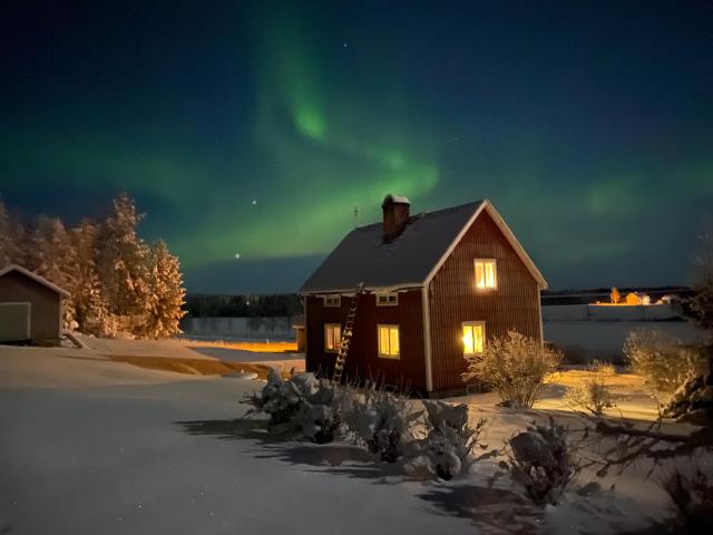 COZY Home with LAKE view-free WiFi - free SAUNA