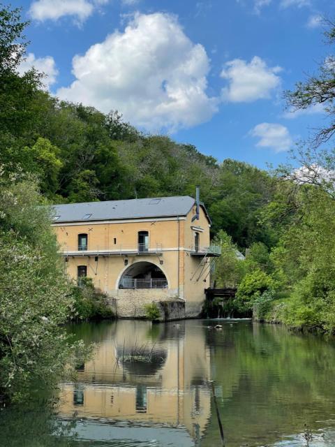 Le Moulin de cherré gîte bleu