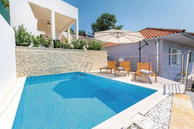 Holiday house Ana with a private heated swimming pool