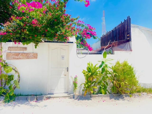 Thulusdhoo Garden Villa