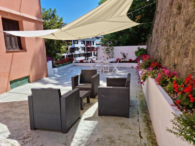 Easo Terrace Apartment free private parking and air conditioning